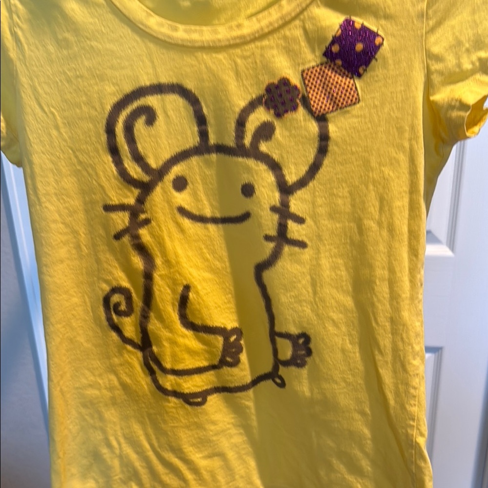 Copper Key Yellow Short Sleeve Tee with Playful Graphic. Size XL - Picture 3 of 4